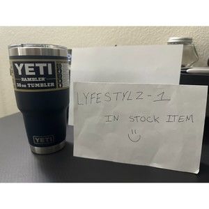 ✅YETI Rambler Tumbler 30 oz with magslider lid Navy NWT